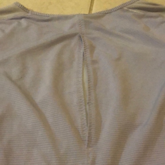 Lululemon Women’s Running shirt - Sz 6 - Picture 5 of 8
